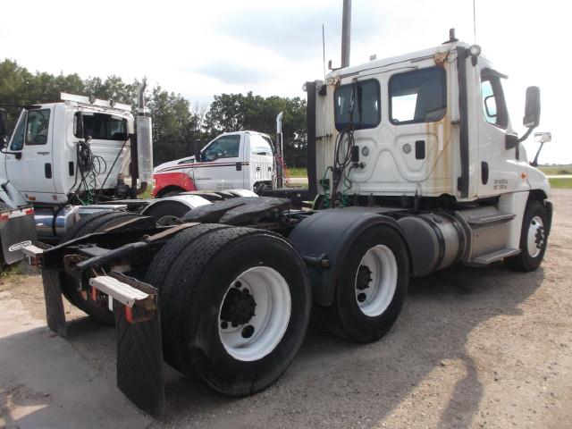 Image #2 (2016 FREIGHTLINER CASCADIA T/A 5TH WHEEL TRUCK)